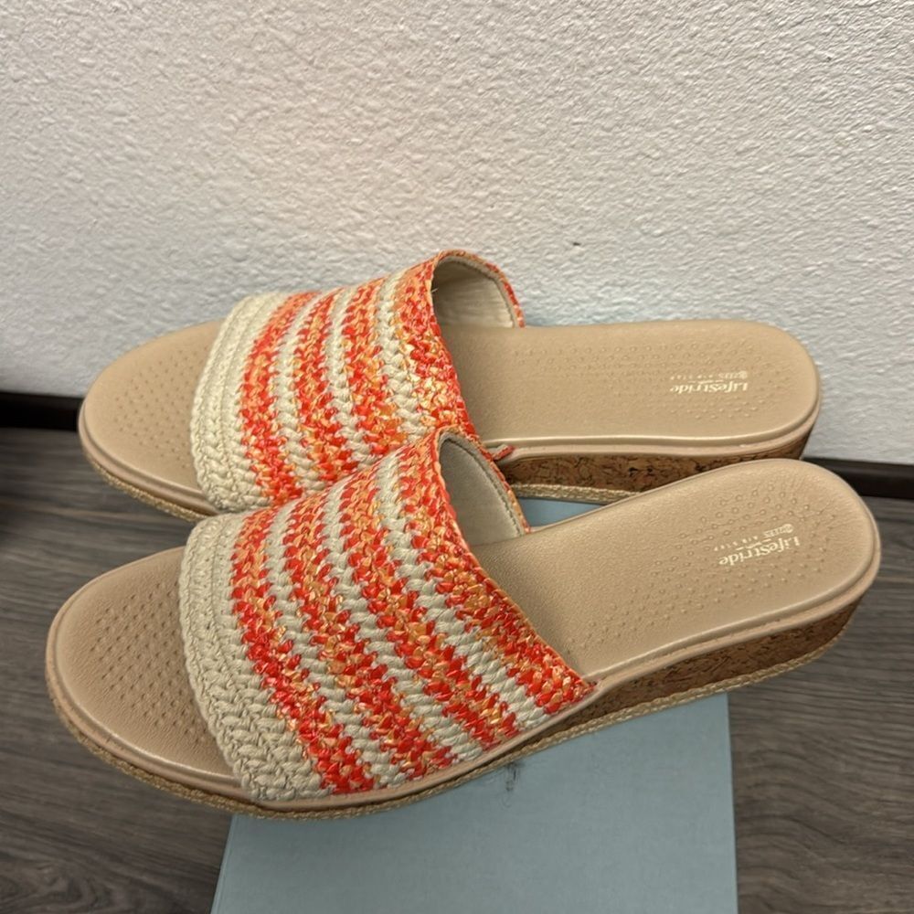 Bzees Breezy Wedge Sandal - Picture 6 of 7